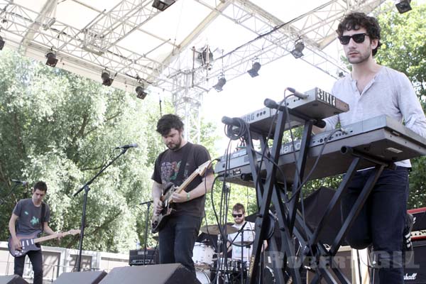 SUUNS - 2011-05-29 - PARIS - Parc de la Villette - 